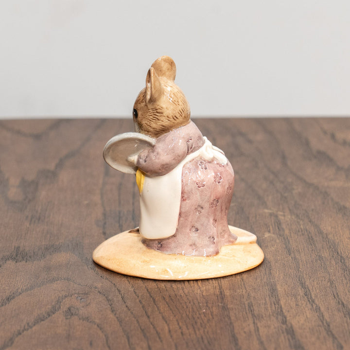【BESWICK ベスウィック】フライパンを磨くハンカ・マンカ レアモデル フィギュリン /25L