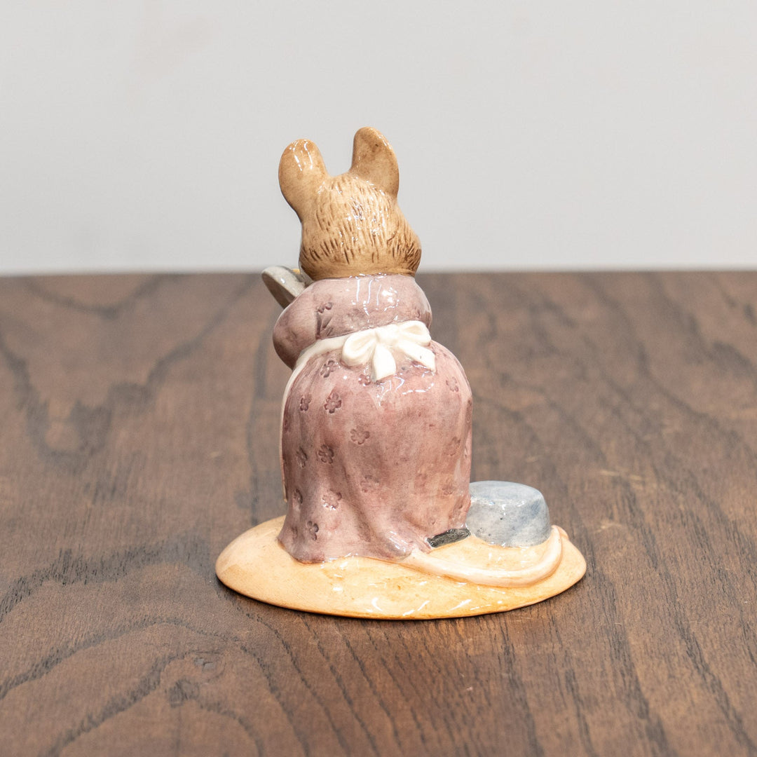 【BESWICK ベスウィック】フライパンを磨くハンカ・マンカ レアモデル フィギュリン /25L
