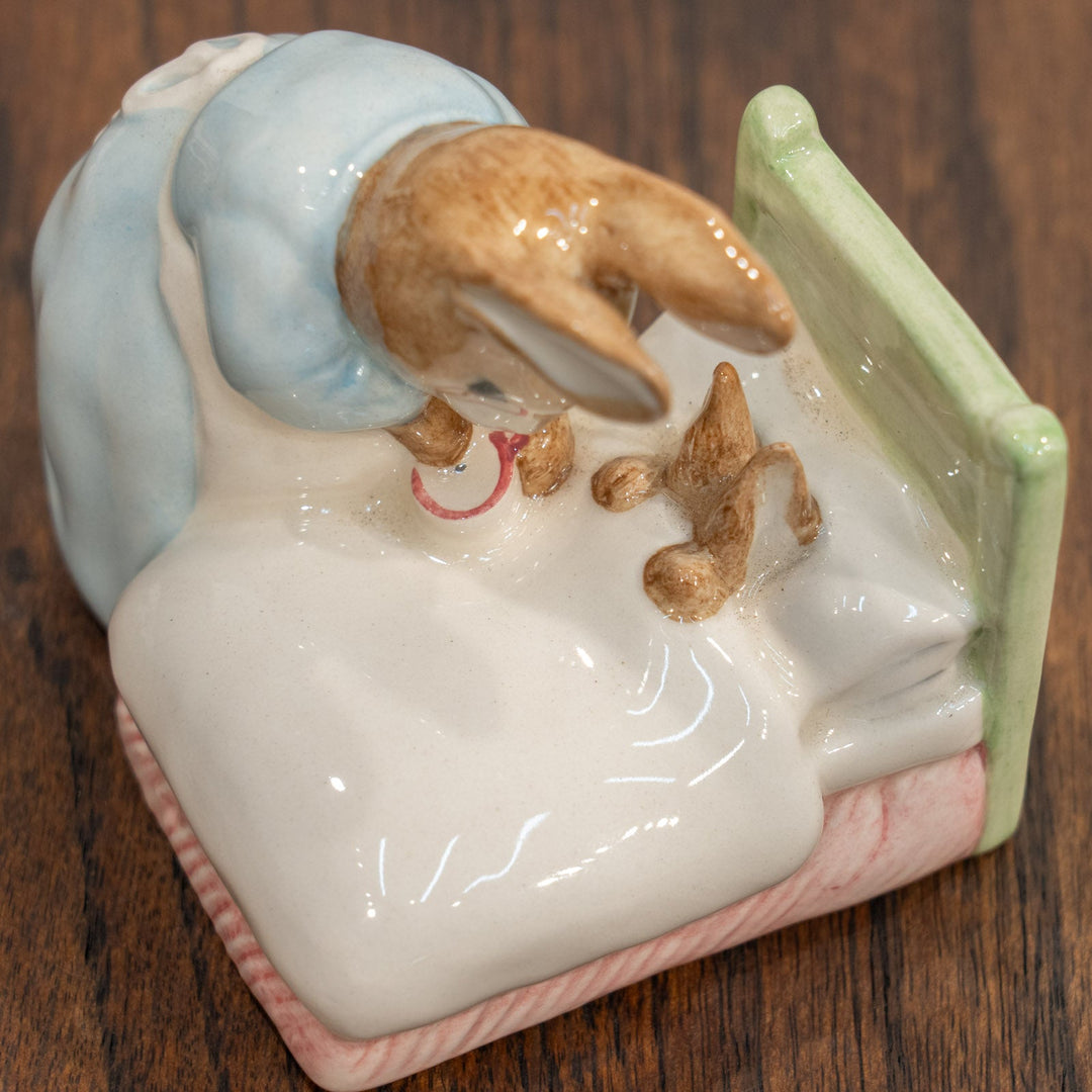 【BESWICK ベスウィック】ベッドの中のピーター フィギュリン /25L