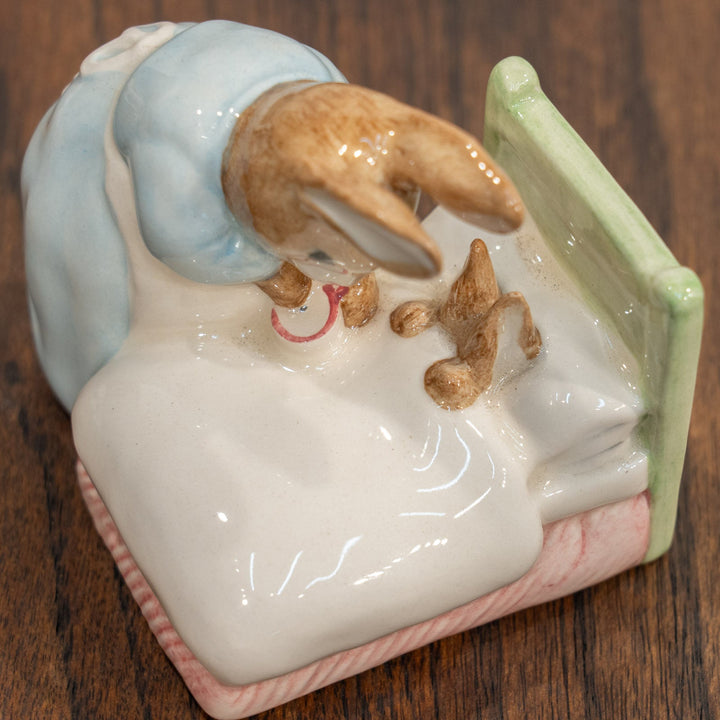 【BESWICK ベスウィック】ベッドの中のピーター フィギュリン /25L