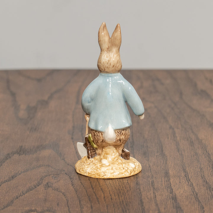【BESWICK ベスウィック】穴掘りピーターラビット レアモデル フィギュリン /25L