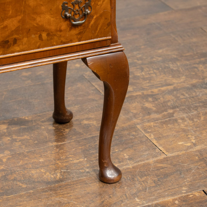 【CAMEO カメオ】優雅なフォルムに便利なドロップリーフ付き ベッドサイドテーブル /26A