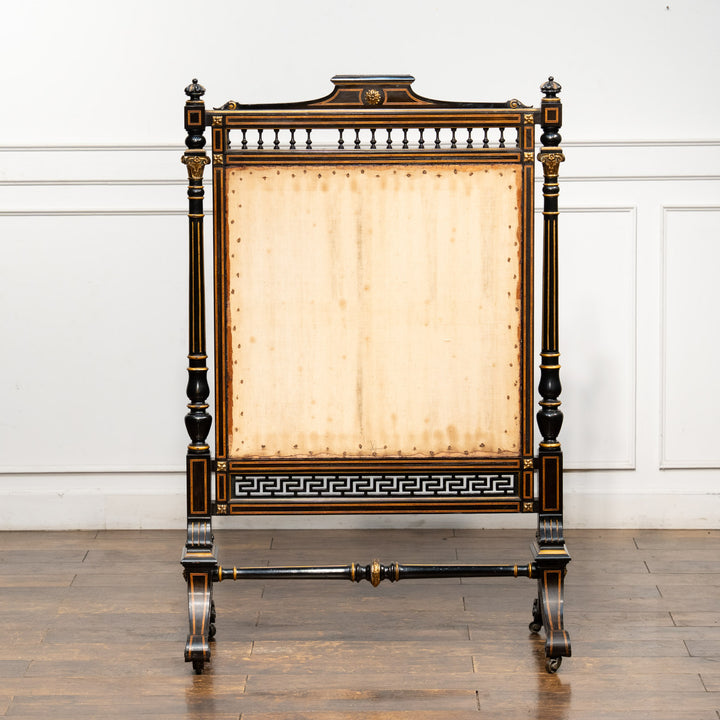 布で作られた花々が色彩豊か ナポレオン3世様式 ファイヤースクリーン /25L