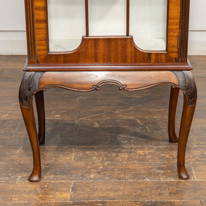 ウォールナット カブリオールレッグ ディスプレイキャビネット /25L