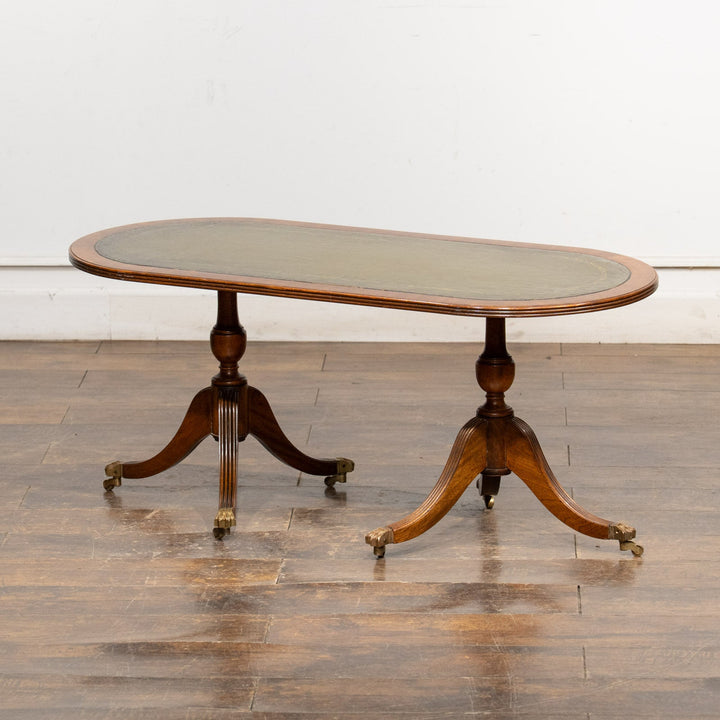 キャスター付き トライポッド オーバル コーヒーテーブル /25L