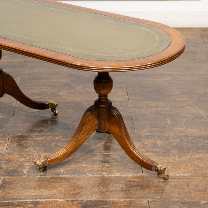 キャスター付き トライポッド オーバル コーヒーテーブル /25L