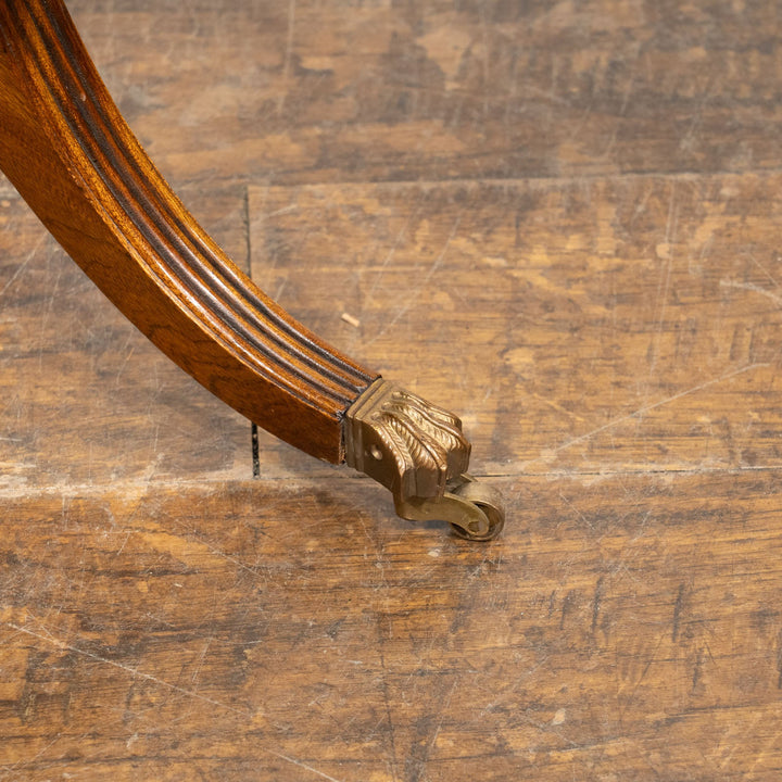 キャスター付き トライポッド オーバル コーヒーテーブル /25L