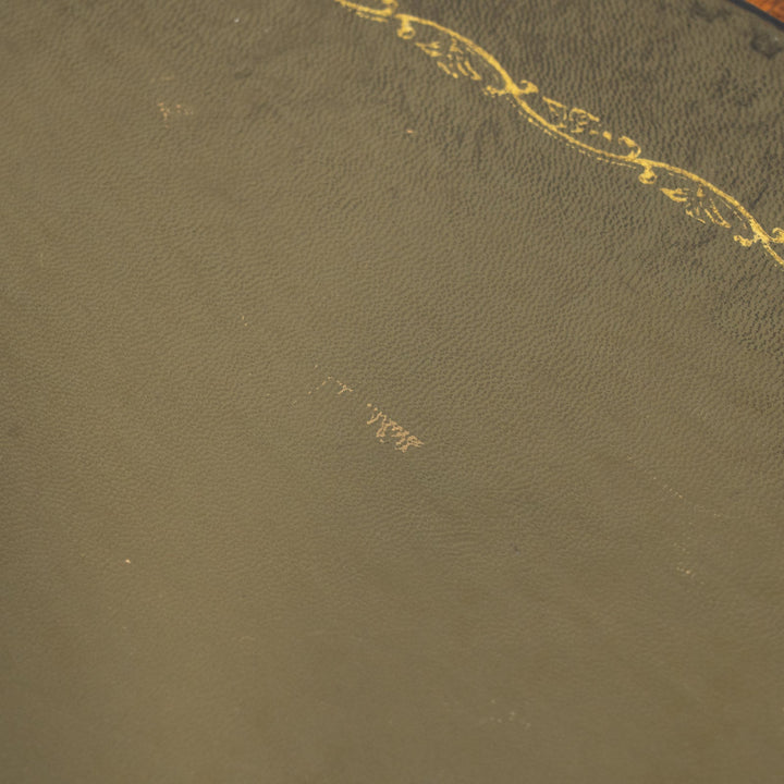 キャスター付き トライポッド オーバル コーヒーテーブル /25L