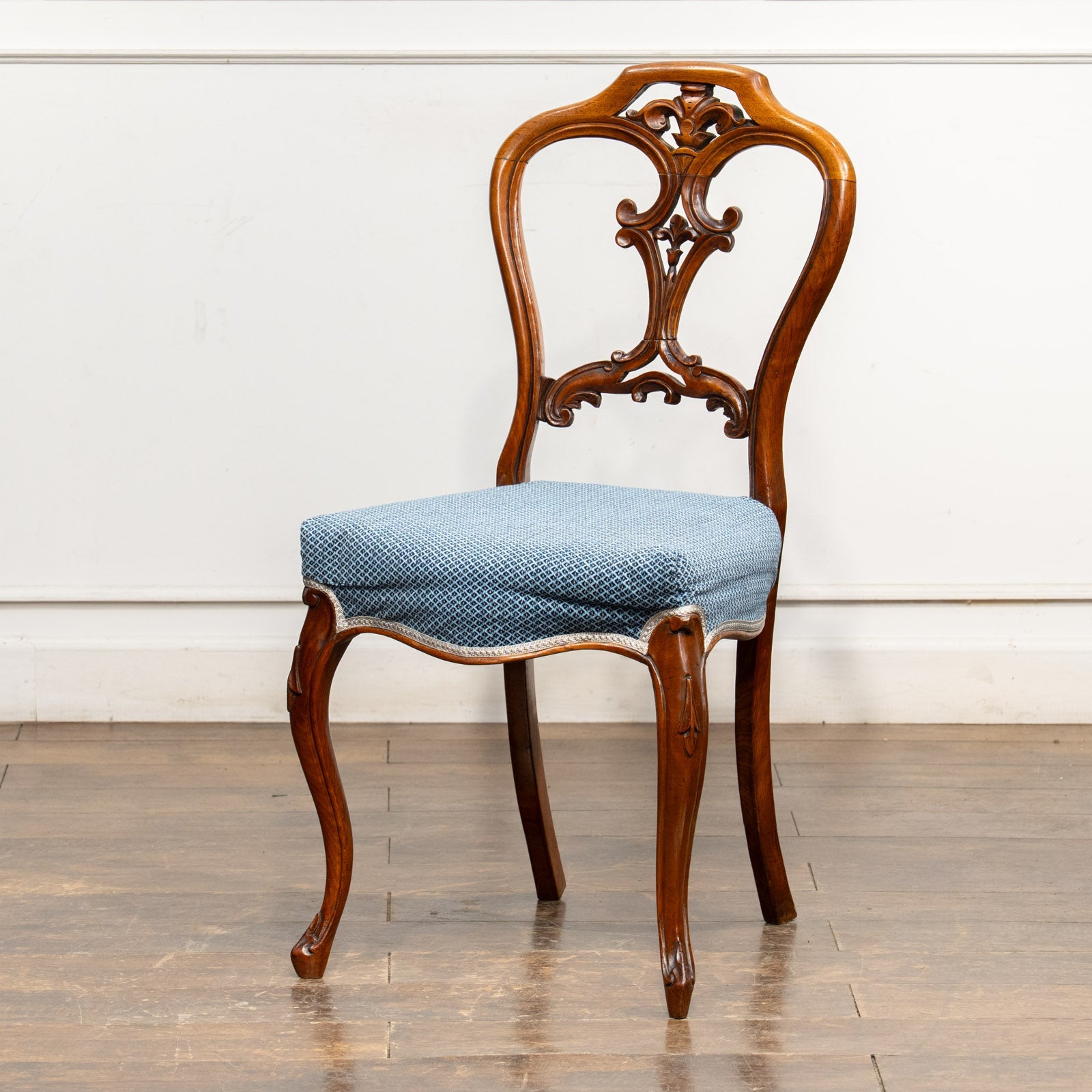 英国アンティーク家具｜クラシカル・ヴィンテージの名作家具を豊富に