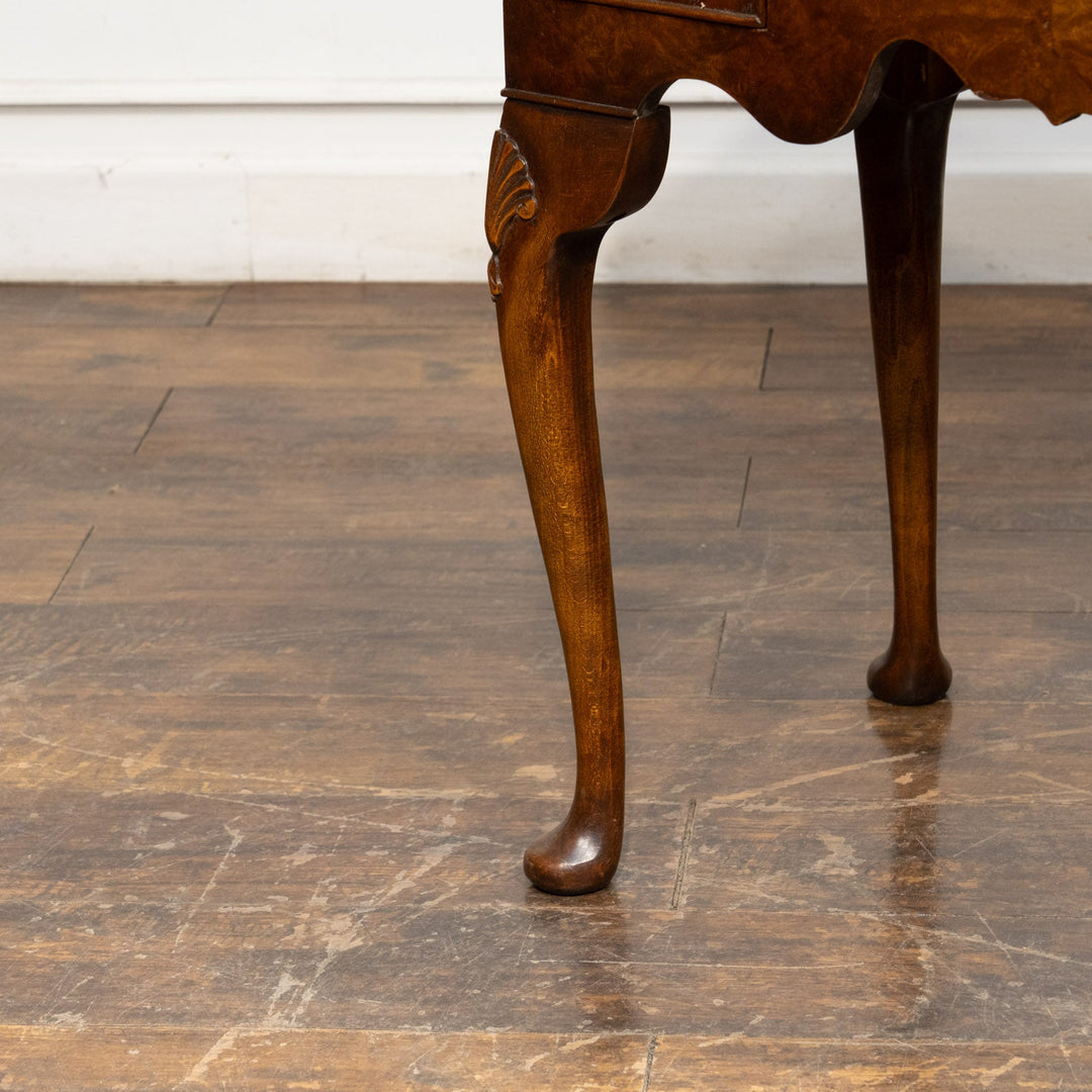 ウォールナット カブリオールレッグ スモールデスク /25L