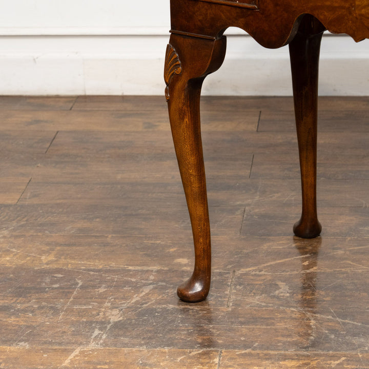 ウォールナット カブリオールレッグ スモールデスク /25L