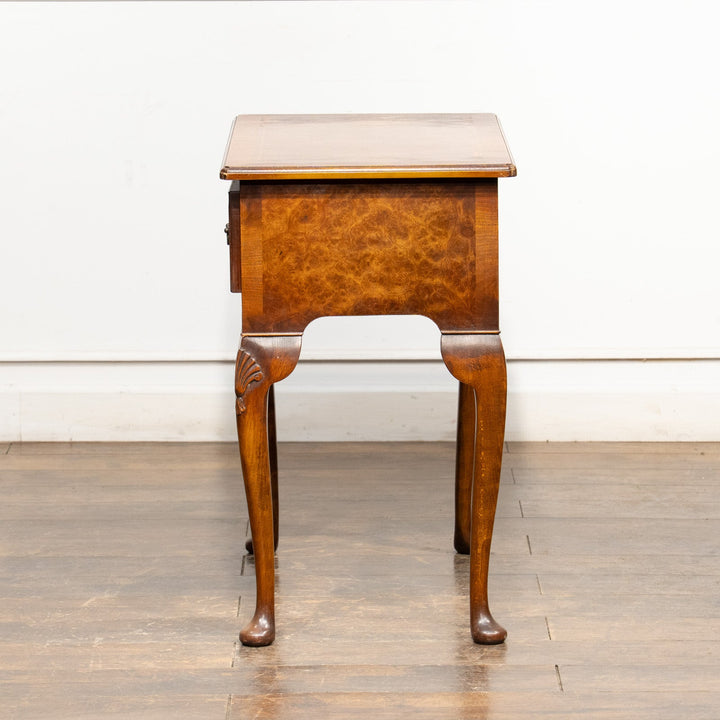 ウォールナット カブリオールレッグ スモールデスク /25L