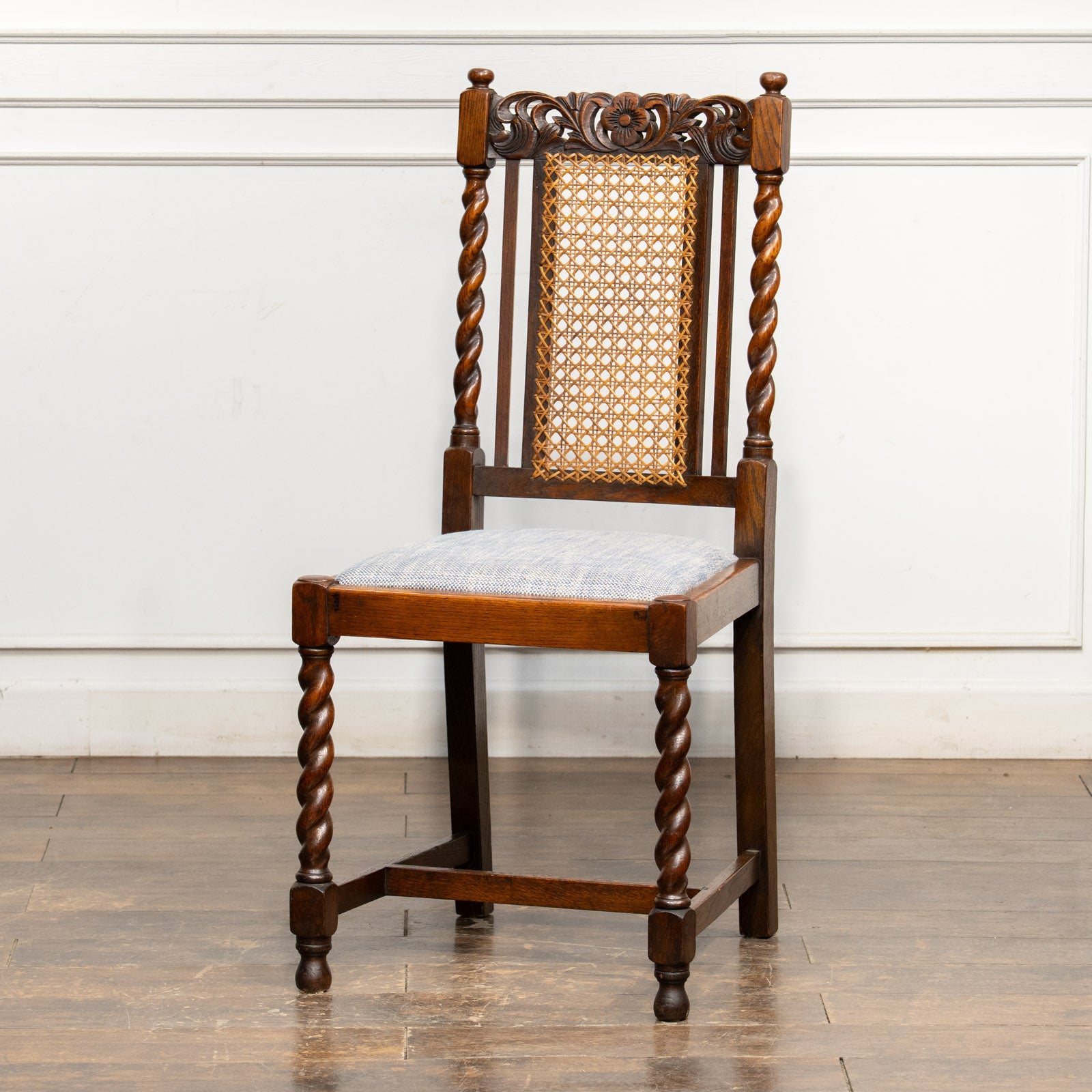 英国アンティーク家具｜クラシカル・ヴィンテージの名作家具を豊富に