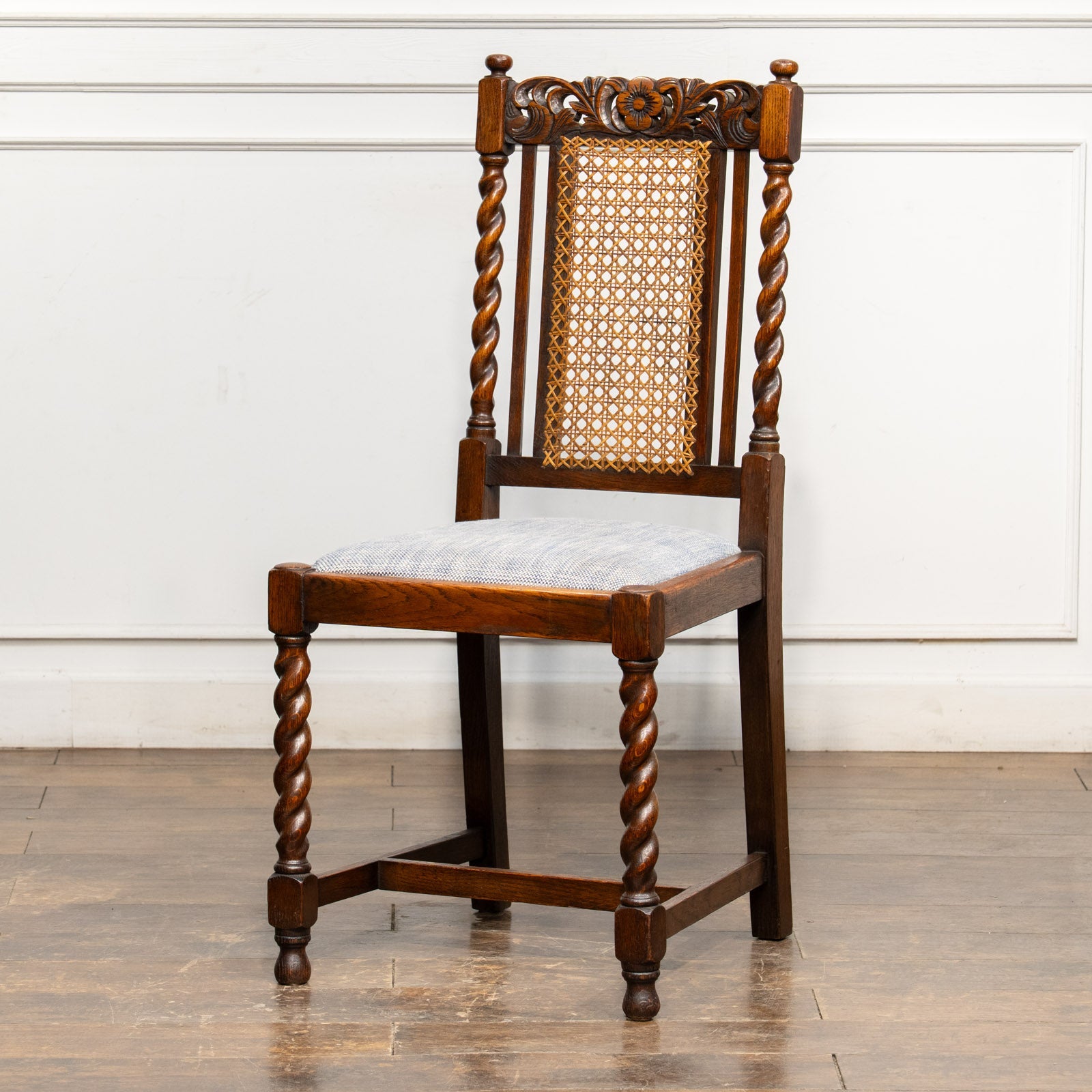 英国アンティーク家具｜クラシカル・ヴィンテージの名作家具を豊富に