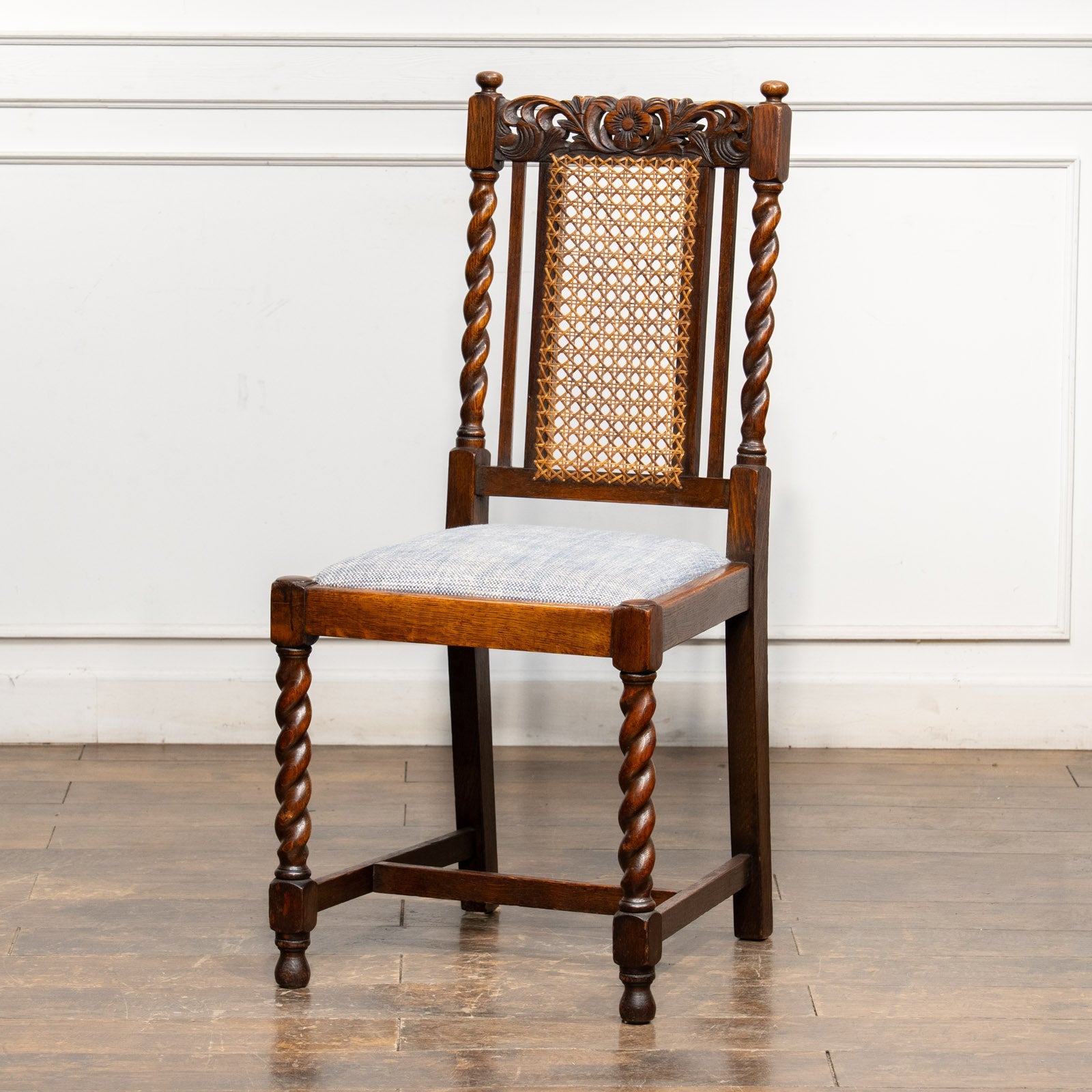 英国アンティーク家具｜クラシカル・ヴィンテージの名作家具を豊富に