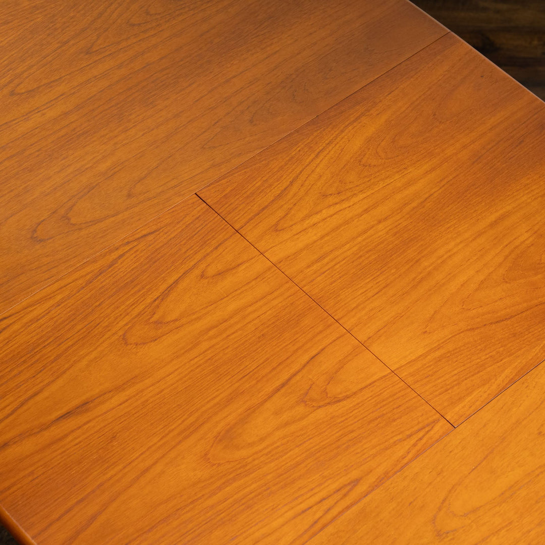 チーク材の木目が映えるオーバル天板が美しい エクステンション ダイニングテーブル /26A