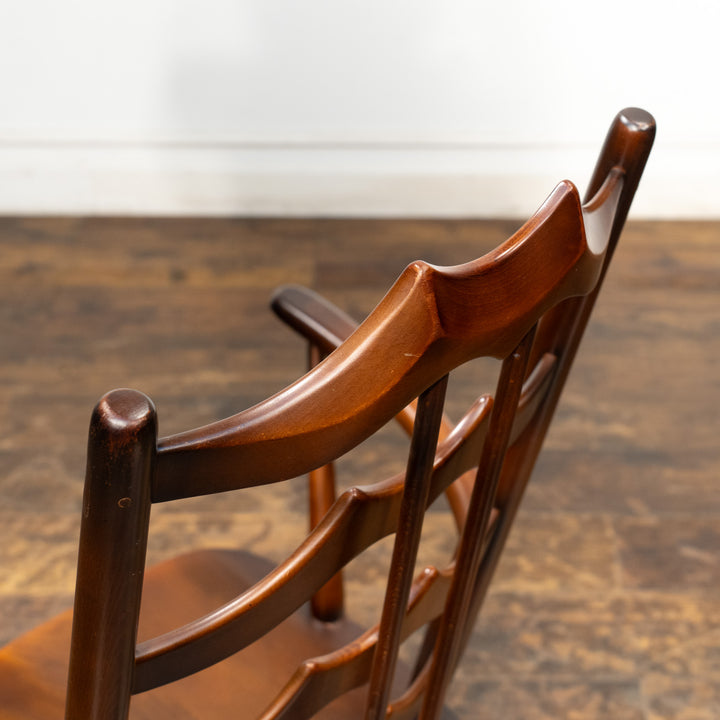 英国【ERCOL アーコール】背中をしっかり支えてくれる ラダーバックアームチェア No.496A オールドコロニアル /26A-2