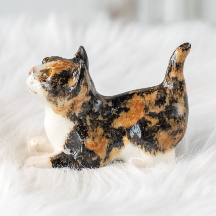 【Winstanley Cat ウィンスタンレイ キャット】今にも飛びかかりそうな躍動感あるフォルム キャリコ 三毛猫 /25L