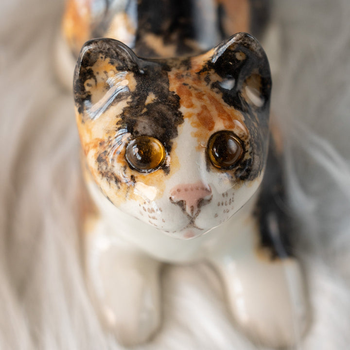 【Winstanley Cat ウィンスタンレイ キャット】今にも飛びかかりそうな躍動感あるフォルム キャリコ 三毛猫 /25L