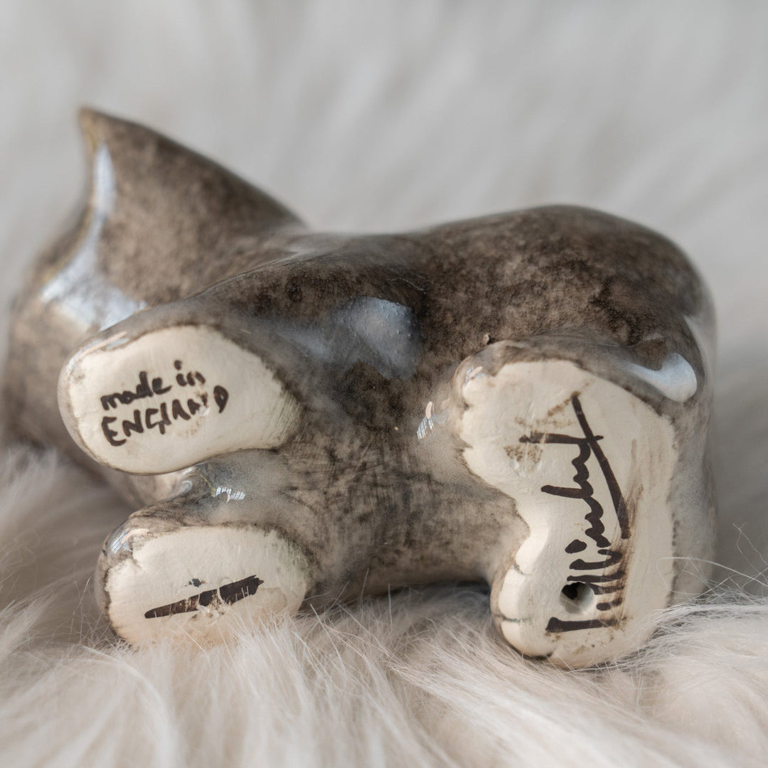 【Winstanley Cat ウィンスタンレイ キャット】ちらりと見上げるイタズラっぽい表情にときめく グレー 灰猫 /25L