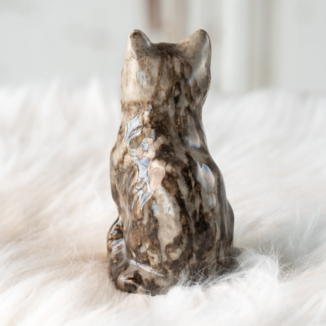 【Winstanley Cat ウィンスタンレイ キャット】胸元のモフっとした毛並みを表現 シルバータビー サバトラ猫 /25L-A