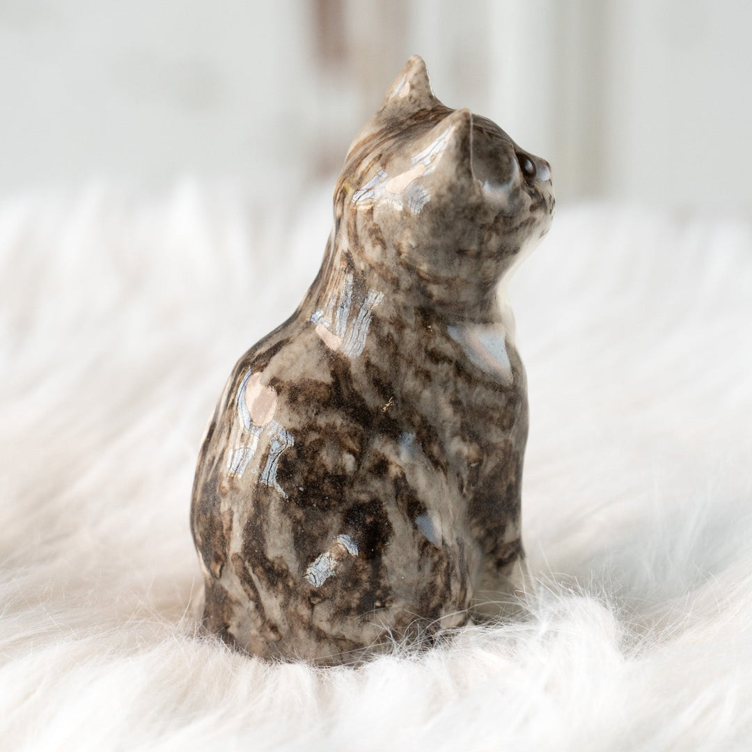 【Winstanley Cat ウィンスタンレイ キャット】胸元のモフっとした毛並みを表現 シルバータビー サバトラ猫 /25L-A