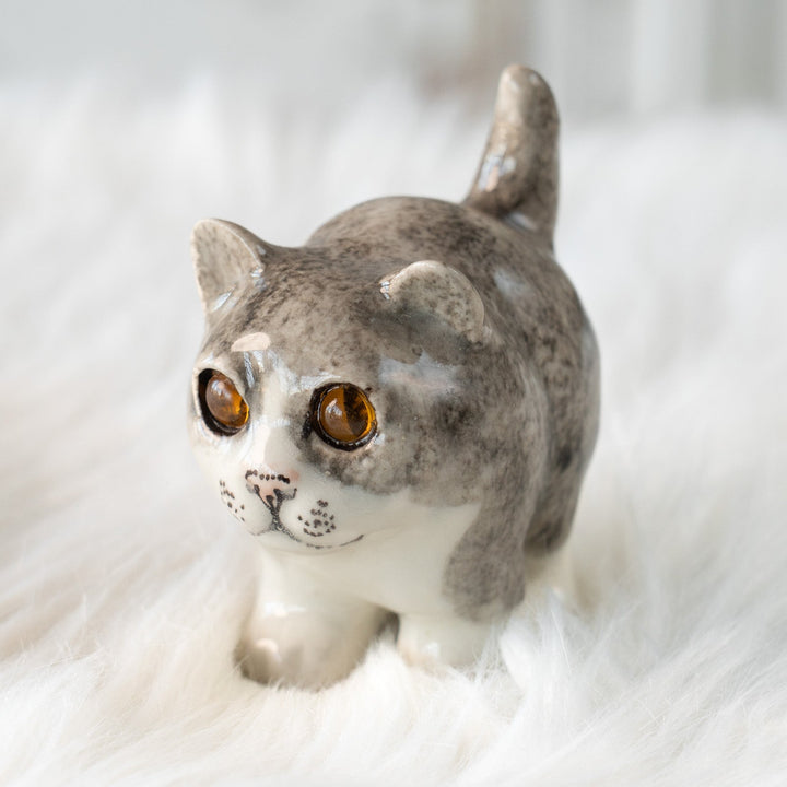 【Winstanley Cat ウィンスタンレイ キャット】コロコロとしたまん丸フォルムが魅力的 グレー 灰猫 /25L