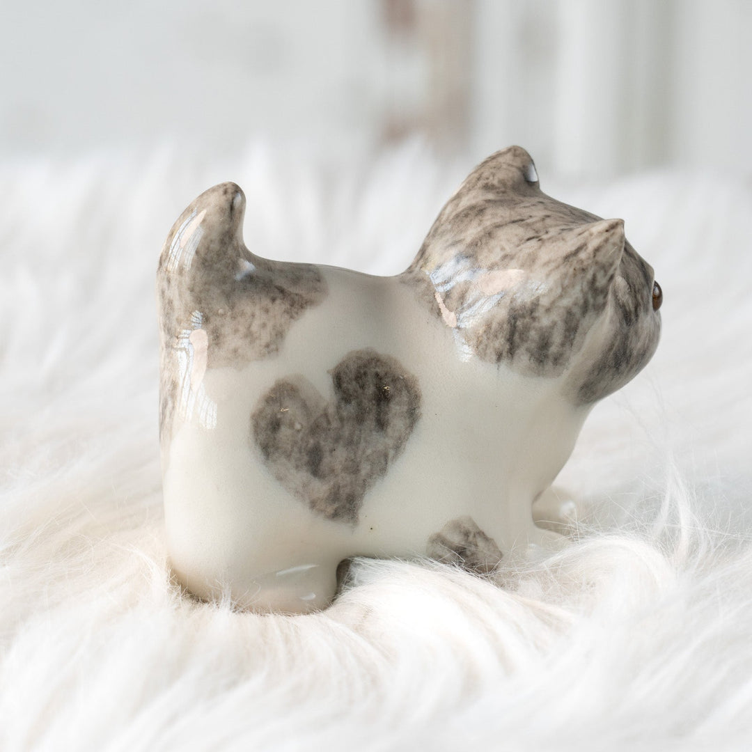 【Winstanley Cat ウィンスタンレイ キャット】クリームパンの様な手が愛らしい ハートマーク バイカラー ブチ猫 /25L