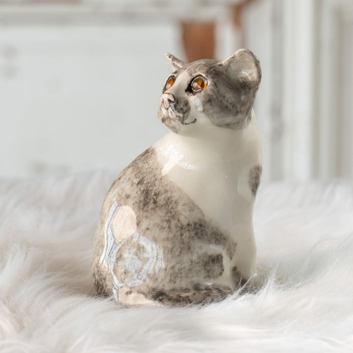 【Winstanley Cat ウィンスタンレイ キャット】振り返った物憂げな表情が印象的 ハートマーク バイカラー ブチ猫 /25L