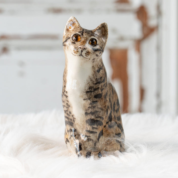 【Winstanley Cat ウィンスタンレイ キャット】チラリとこちらを気にする表情が印象的 シルバータビー サバトラ猫 /25L