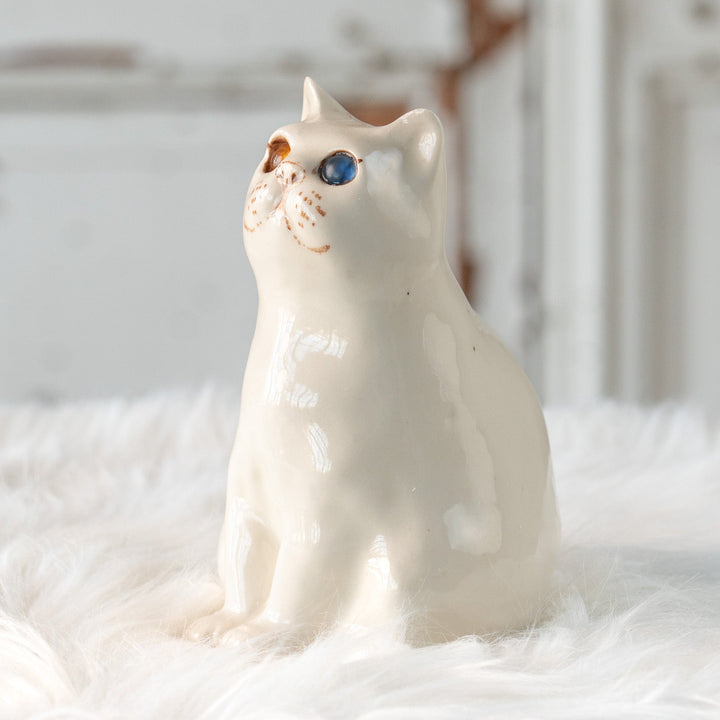 【Winstanley Cat ウィンスタンレイ キャット】どっしりしたフォルムがたまらない可愛さ オッドアイ スノーウィ 白猫 /25L-B