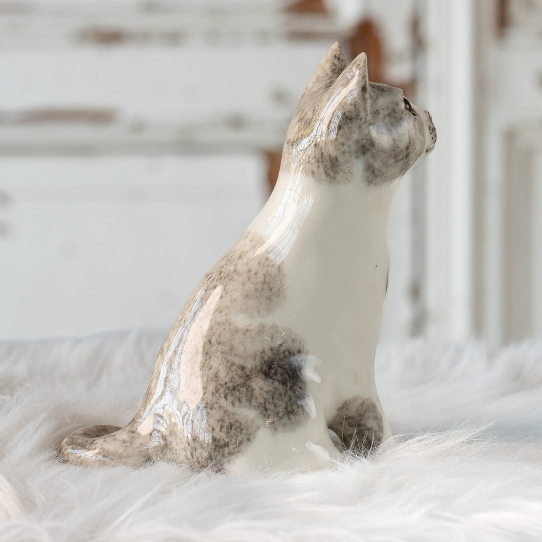 【Winstanley Cat ウィンスタンレイ キャット】招き猫を思わせるフォルムが印象的  ハートマーク バイカラー ブチ猫 /25L