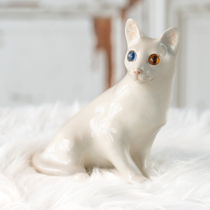 【Winstanley Cat ウィンスタンレイ キャット】すらりとしたフォルムが優雅 オッドアイ スノーウィ 白猫 /25L