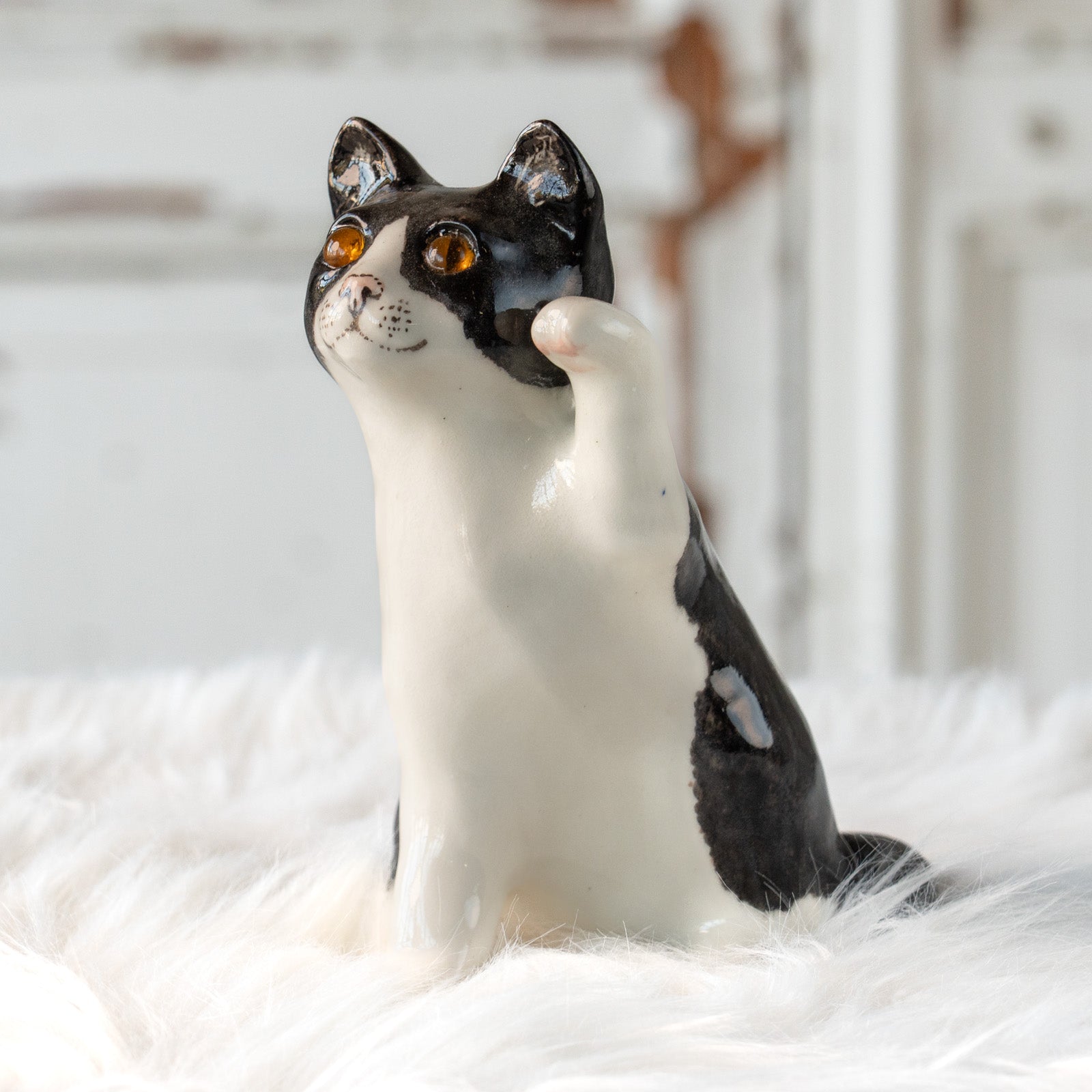 Winstanley Cat ウィンスタンレイ キャット】招き猫を思わせるフォルム
