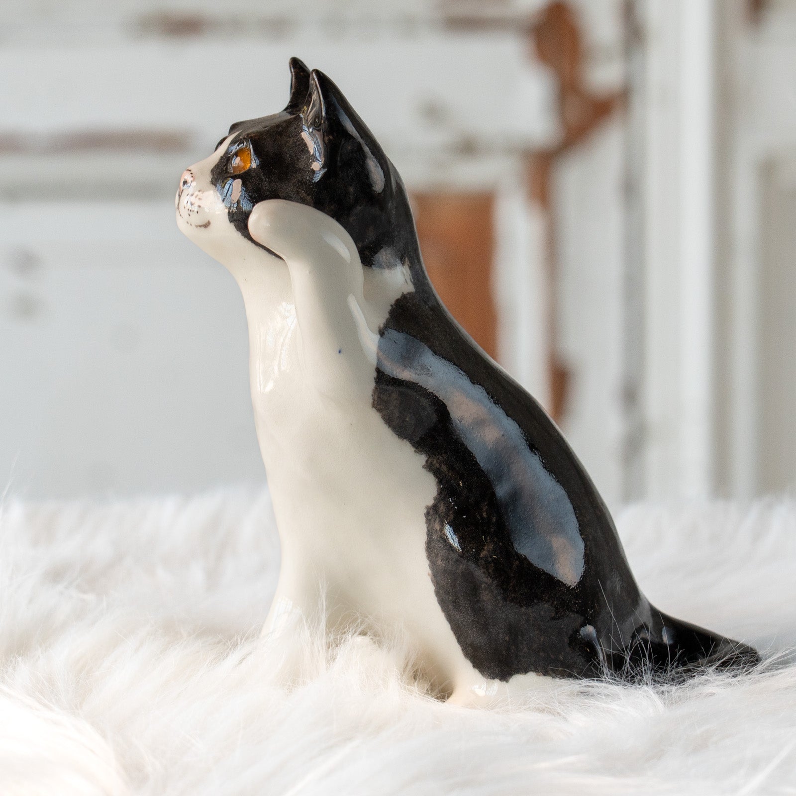 Winstanley Cat ウィンスタンレイ キャット】招き猫を思わせるフォルム