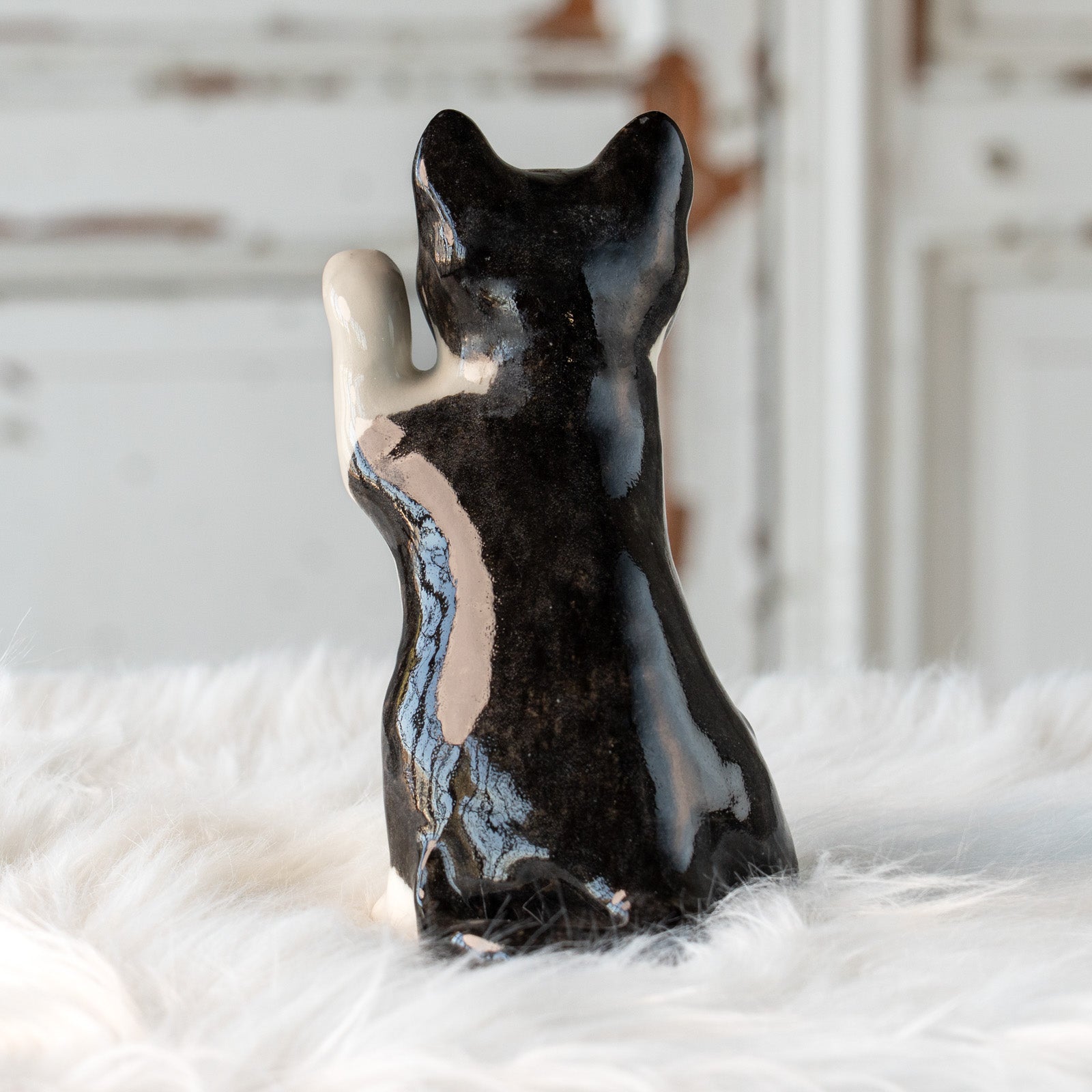 Winstanley Cat ウィンスタンレイ キャット】招き猫を思わせるフォルム