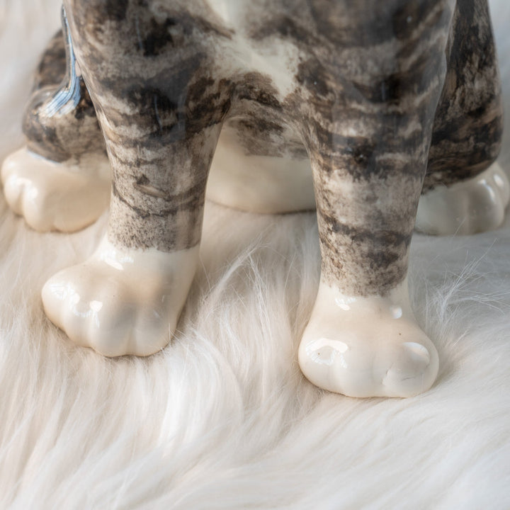 【Winstanley Cat ウィンスタンレイ キャット】ぷっくりしたひげ袋が魅力的 シルバータビー サバトラ猫 /25L