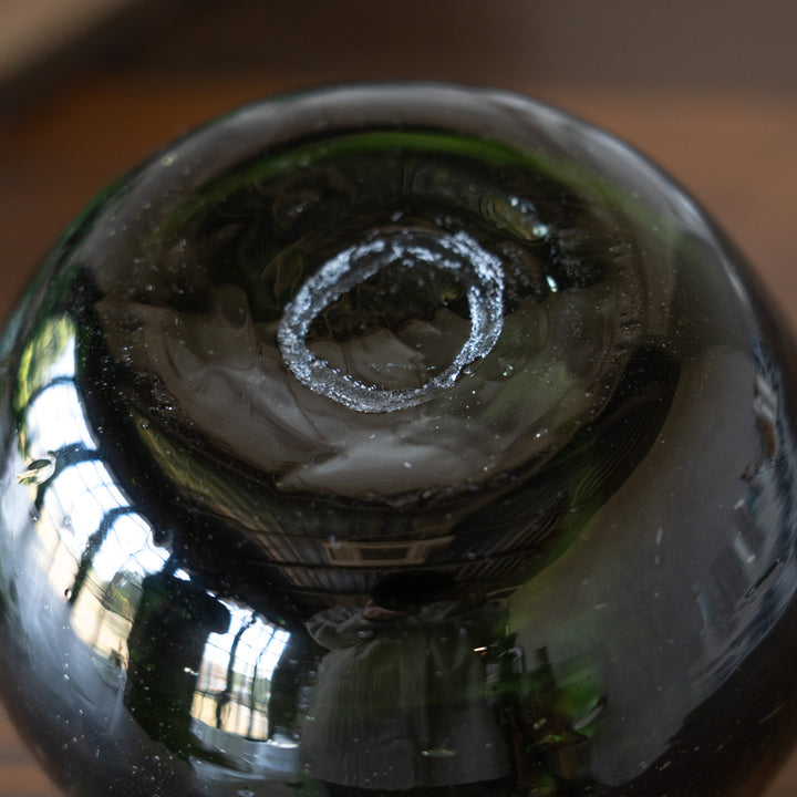 【安土草多】吹きガラスだからこそ生まれる表情が魅力 フラワーベース げんこつ一輪 緑