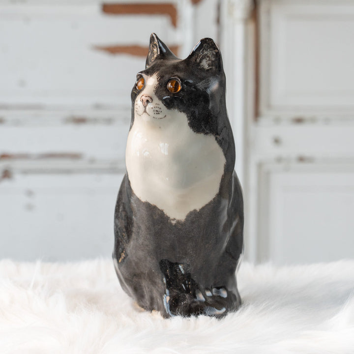 【Winstanley Cat ウィンスタンレイ キャット】遠くを見つめる物憂げな表情が印象的 タキシード 白黒猫 /25L