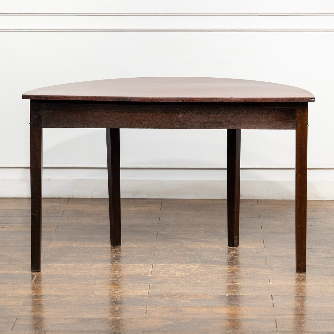 シンプルでスッキリとしたフォルムがお部屋に馴染む ハーフムーンスタイル コンソールテーブル /26A