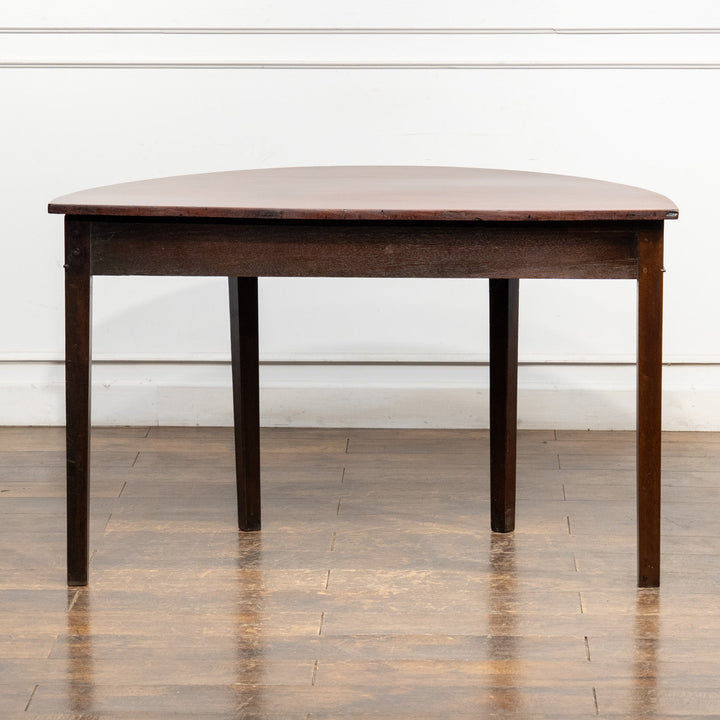 シンプルでスッキリとしたフォルムがお部屋に馴染む ハーフムーンスタイル コンソールテーブル /26A