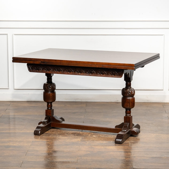 幕板のルネット装飾や美しいバルボスレッグが魅力 オーク ドローリーフ 伸長式ダイニングテーブル /26A