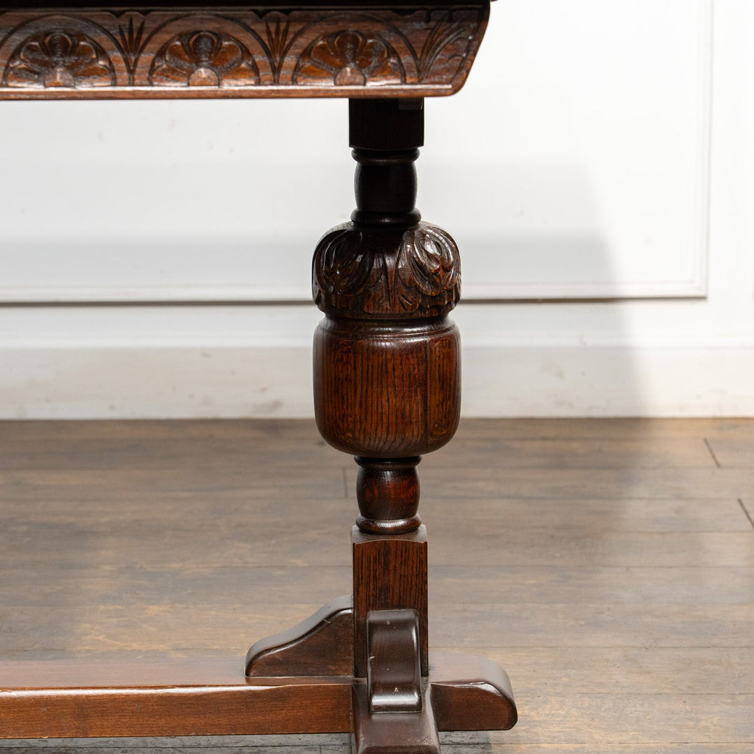 幕板のルネット装飾や美しいバルボスレッグが魅力 オーク ドローリーフ 伸長式ダイニングテーブル /26A