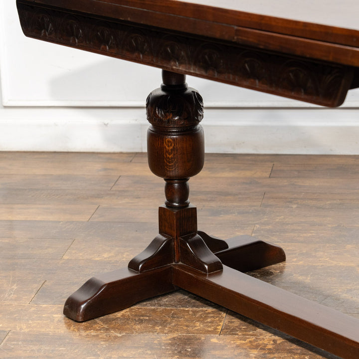 幕板のルネット装飾や美しいバルボスレッグが魅力 オーク ドローリーフ 伸長式ダイニングテーブル /26A