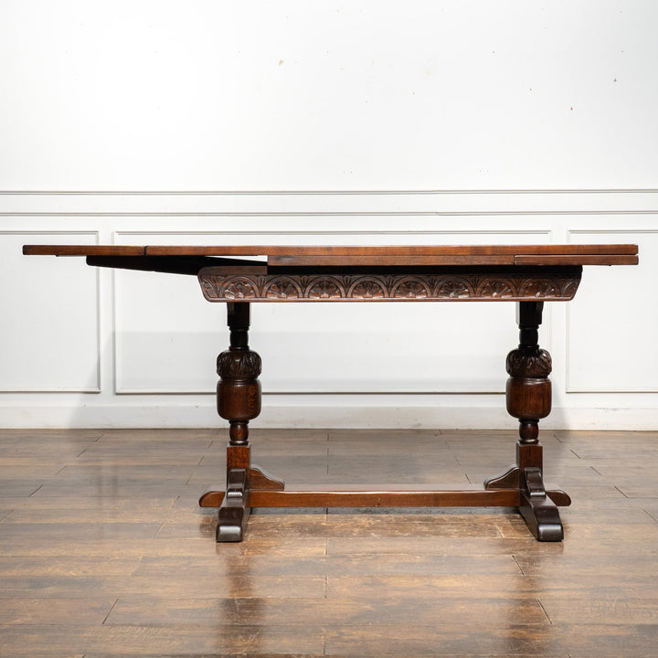 幕板のルネット装飾や美しいバルボスレッグが魅力 オーク ドローリーフ 伸長式ダイニングテーブル /26A