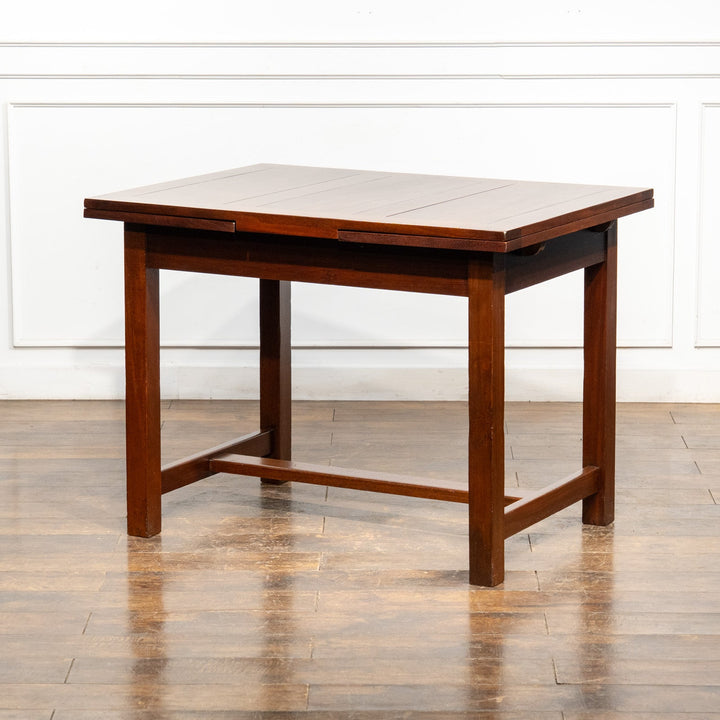 かっちりとした直線的なフォルムが特徴 オーク ドローリーフテーブル /26A