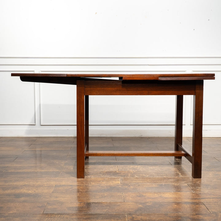 かっちりとした直線的なフォルムが特徴 オーク ドローリーフテーブル /26A