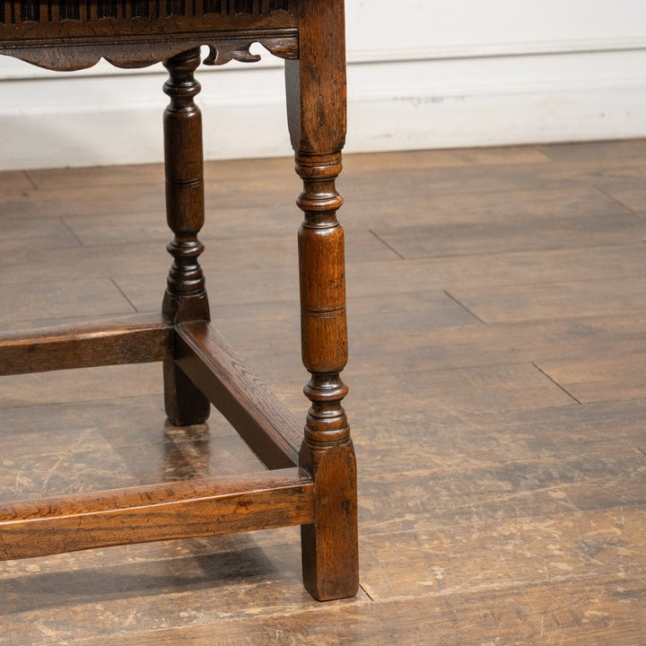 幕板のな彫刻や挽き物装飾がエレガント オーク ラウンド パブテーブル /26A