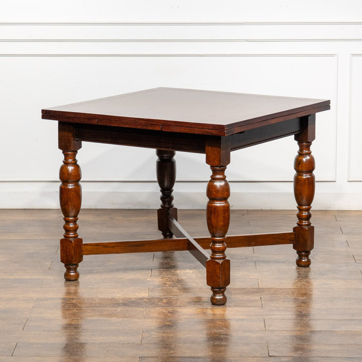 深いブラウンの色味に上品なバルボスレッグがマッチした オーク ドローリーフ 伸長式ダイニングテーブル /26A