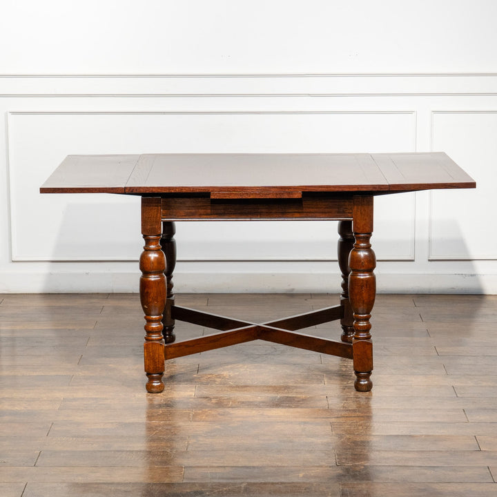 深いブラウンの色味に上品なバルボスレッグがマッチした オーク ドローリーフ 伸長式ダイニングテーブル /26A